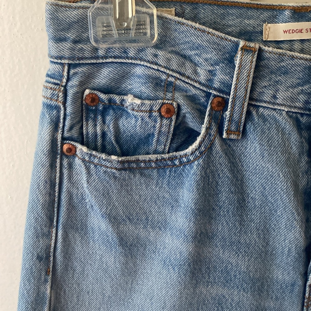 Levi’s destressed jeans - Picture 9 of 16